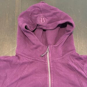 Lululemon crop Hoodie with Logo